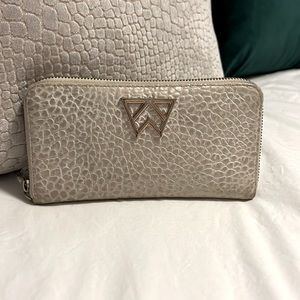 Kelly Wynne Wallet